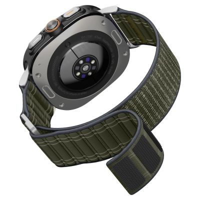 11. Pasek Spigen WBF0 na Samsung Galaxy Watch Ultra 47 mm - zielony