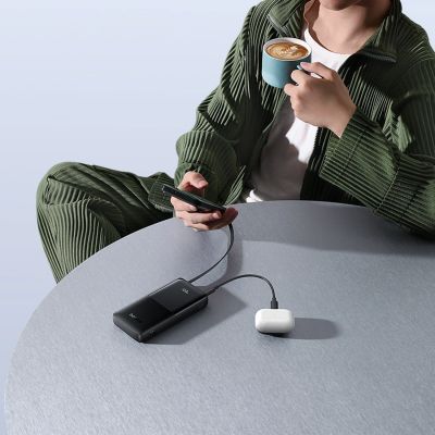 10. Powerbank Baseus Bipow 2 10000mah 20W z cyfrowym wyświetlaczem z wbudowanym kablem USB-C - czarny