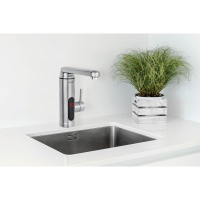 12. Przepływowy podgrzewacz wody NOVEEN IWH560