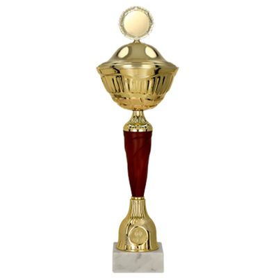 2. Puchar metalowy z przyrkywką