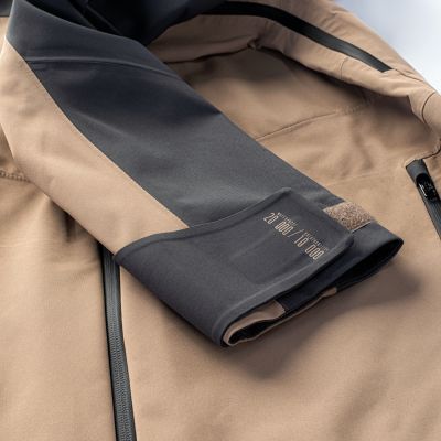 7. Kurtka Magnum Hardshell Jacket M 92800439105