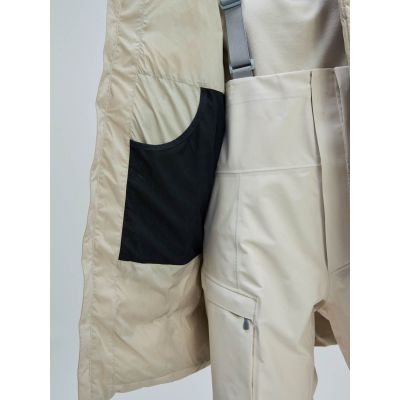 7. Płaszcz POC W'S Race Loft Parka beżowy