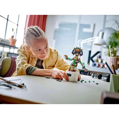 6. LEGO Super Heroes 76297 Tańczący Groot