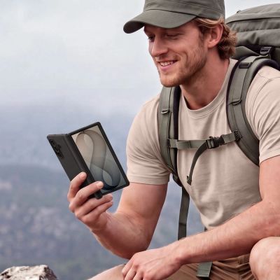 7. Etui Tech-Protect Kevlar Aura MagSafe na Samsung Galaxy Z Fold 8 Ultra - czarne