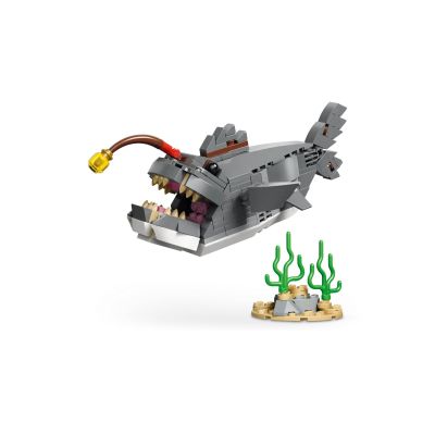 4. LEGO CREATOR 3 W 1 31381 Groźny rekin i skrzynia ze skarbem
