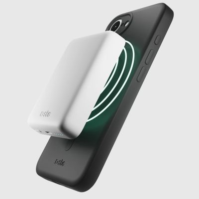 7. Etui SBS Instinct Mag na iPhone 16e / 17e kompatybilne z MagSafe - czarne