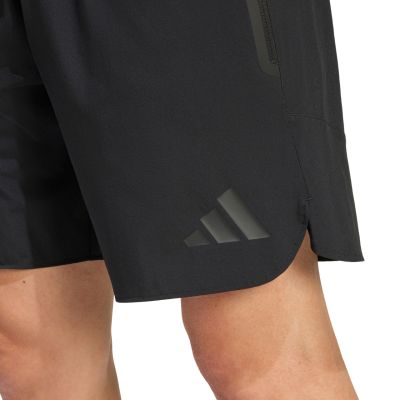 4. Spodenki męskie adidas Tiro Travel Woven czarne JM5542