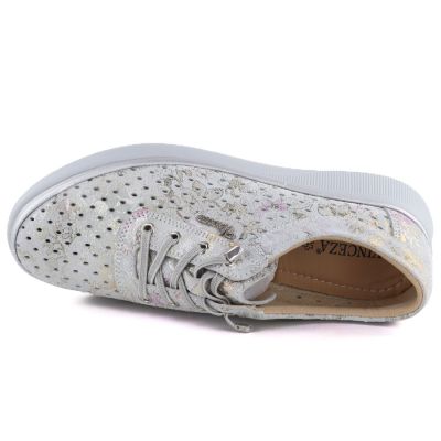 3. Skórzane półbuty damskie ażurowe na koturnie szare Vinceza 79603