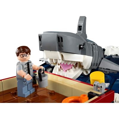38. LEGO Ideas 21350 Szczęki