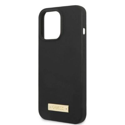 6. Etui Guess Silicone Logo Plate MagSafe na iPhone 13 Pro / iPhone 13 - czarne