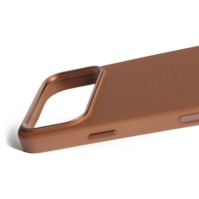 7. Mujjo Leather Case - etui skórzane do iPhone 17 Pro Max kompatybilne z MagSafe (tan)