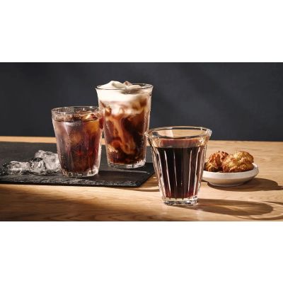 26. Ekspres ciśnieniowy Siemens TP713RO9 EQ700 (czarny; 19 barów)