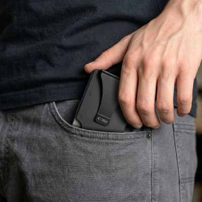 5. Portfel Tech-Protect Thorn RFID - czarny