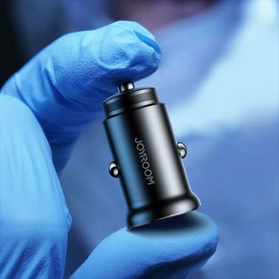 10. Mini ładowarka samochodowa Joyroom JR-CCN06 30W 2x USB-C metalowa - czarna
