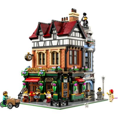 3. LEGO Icons 10350 - Dom w stylu angielskim