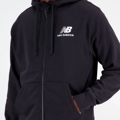 9. Bluza New Balance Essentials Stacked Logo Fren BK M MJ31536BK
