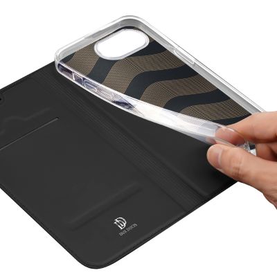 10. Etui Dux Ducis Skin Pro na iPhone 16e / 17e - czarne