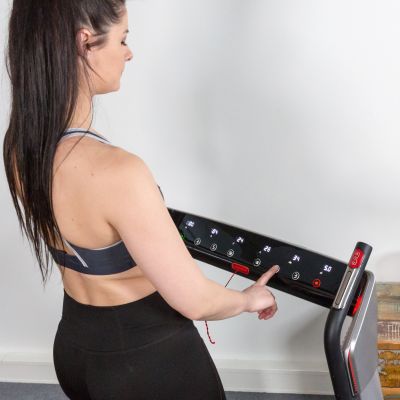 12. FLOW FITNESS BIEŻNIA ELEKTRYCZNA RUNNER DTM400i