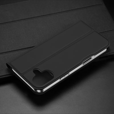 14. Etui Dux Ducis Skin Pro na iPhone 16 Plus z klapką i miejscem na kartę - czarne