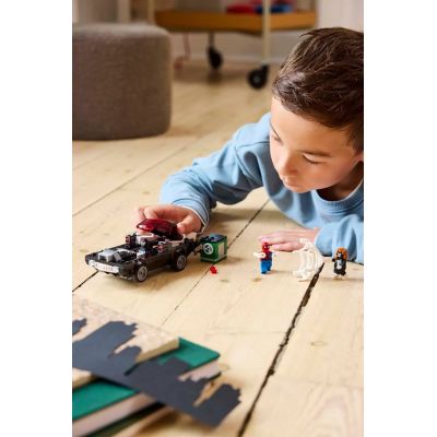 9. LEGO MARVEL SUPER HEROES 76309 Spider-Man kontra muscle car Venoma