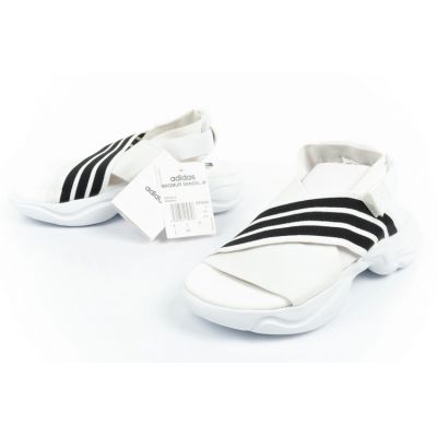9. Sandały adidas Magmur Sandal W EF5848