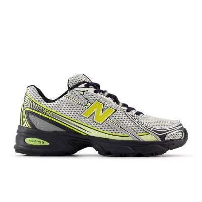 7. Buty sportowe New Balance U740FR2