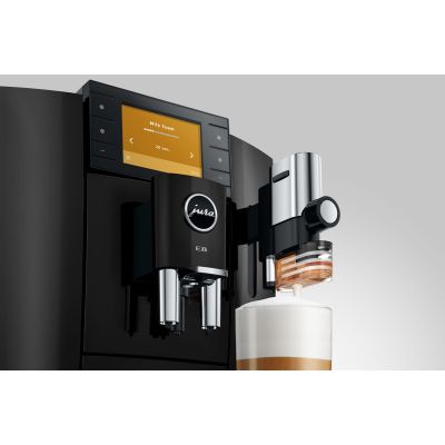 7. Ekspres do kawy Jura E8 Piano Black (ED)