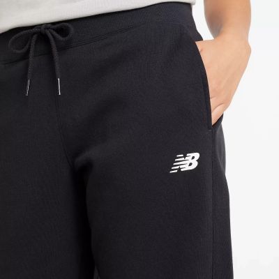 10. Spodnie New Balance Sport Fleece Jogger W WP43805BK