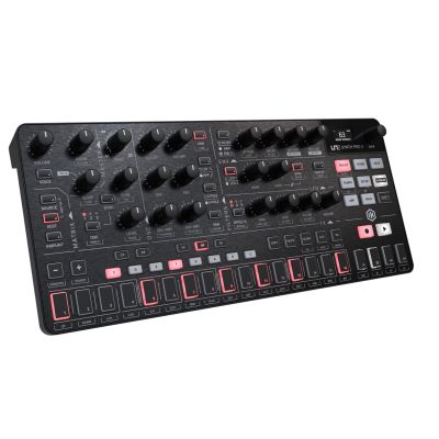 4. IK Multimedia Uno Synth Pro X - syntezator analogowy