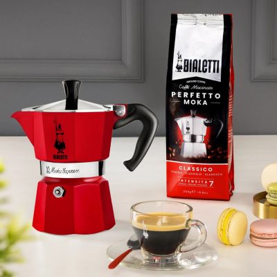 4. Kawiarka na 3 filiżanki Moka Express 5466 BIALETTI czerwona