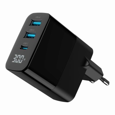 3. GEMBIRD 3-PORTOWA SZYBKA ŁADOWARKA SIECIOWA GAN (PD) USB (2X USB-A + 1X USB TYP-C), 30W, LCD, CZARNA