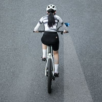 3. Lusterko rowerowe Rockbros F-253W przeciwodblaskowe ramię z włókna węglowego - prawe