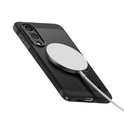 6. Etui Spigen Tough Armor MagSafe na Samsung Galaxy S25 Edge - czarne