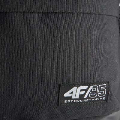 5. Plecak dla dzieci 4F U605 głęboka czerń 4FJWSS26ABACU605 20S