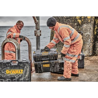 9. DeWALT DWST83293-1 walizka na narzędzia
