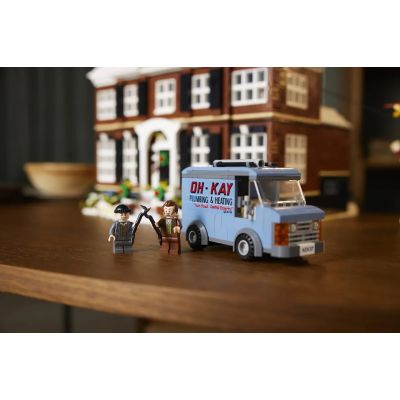 15. LEGO Ideas 21330 Kevin sam w domu