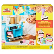 Play-Doh Super Slice Cake Play Kitchen Set Zestaw do zabawy z modeliny 624 g Wielobarwny