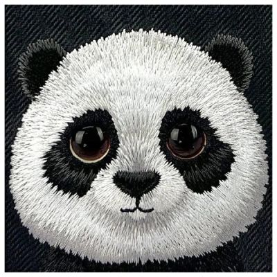 7. Etui Nimmy Big Eyed Pet 2.0 Panda na iPhone 16 Pro Max - czarne
