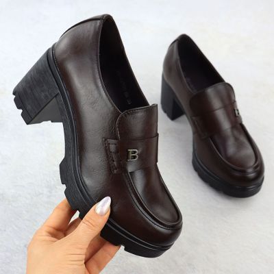 2. Półbuty mokasyny damskie na klocku brązowe Potocki SZ12700