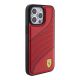 4. Etui Ferrari Perforated Waves Metal Logo na iPhone 15 Pro - czerwone