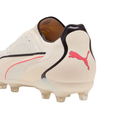 3. Buty piłkarskie Puma King 20 Pro FG/AG 109348 01