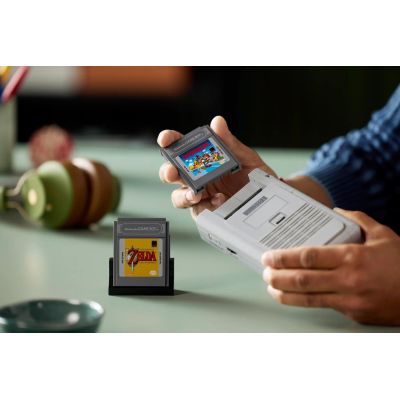 8. LEGO SUPER MARIO 72046 Game Boy