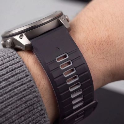 8. Pasek Tech-Protect Iconband Pro na Garmin Fenix 5X / 5X Plus / 6X / 6X Pro / 7X / 8 / 8 Pro / 9 / 9 Pro (47 mm) - czarno-szary