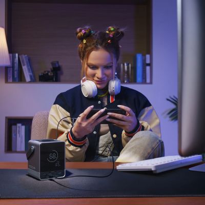 18. Powerbank Cuktech 300W 40000mAh z ładowaniem bezprzewodowym 2x USB-C + 2x USB-A - czarny