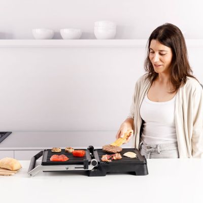 8. Grill 2w1 Taurus Bistro Gourmer 2600W