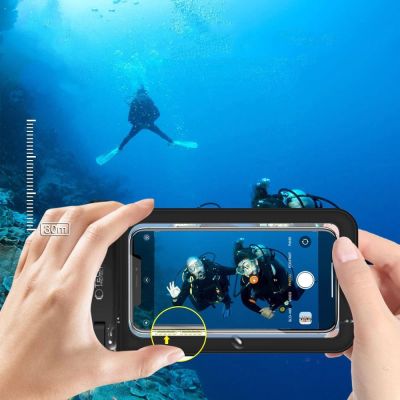 3. Pokrowiec Tech-Protect Waterproof Case UWC9 wodoodporny na urządzenia do 8.9" - czarno-pomarańczowy