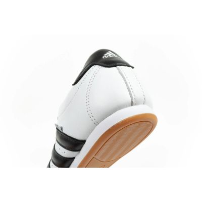 7. Adidas buty damskie sportowe Taekwondo białe wsuwane skórzane