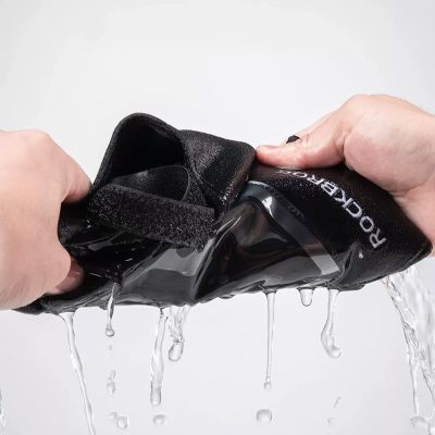 6. Osłona przeciwpotna Rockbros D78 z kieszenią i okienkiem na telefon - czarna