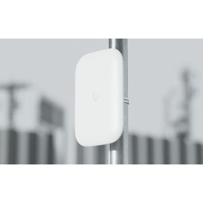 4. Antena Ubiquiti Panel Antenna (UACC-UK-Ultra-Panel-Antenna)