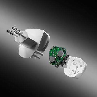 8. Adapter podróżny SBS CH - uniwersalny - biały